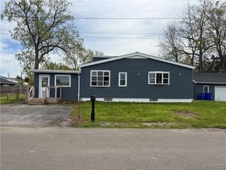 18 Bradford Court, West Seneca, NY 14224