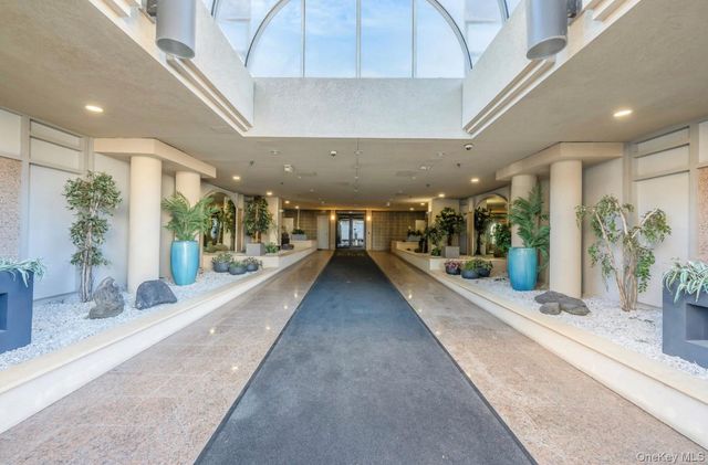 360 Shore Road 8H, Long Beach, NY 11561