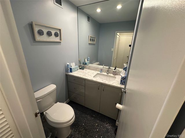 360 Shore Road 8H, Long Beach, NY 11561