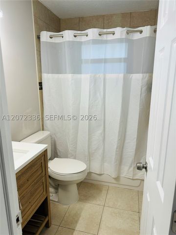 1015 W Las Olas Blvd 1, Fort Lauderdale, FL 33312