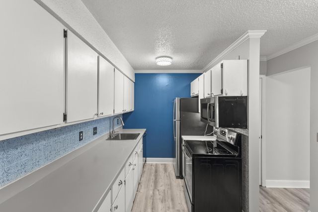 4521 Cedar Lake Road S, Saint Louis Park, MN 55416