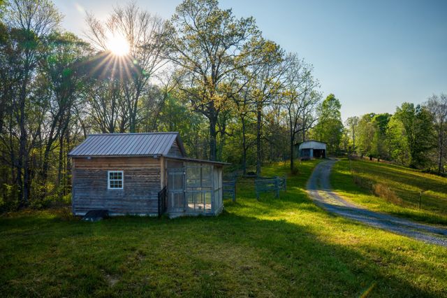 4231 Lylewood Rd, Indian Mound, TN 37079