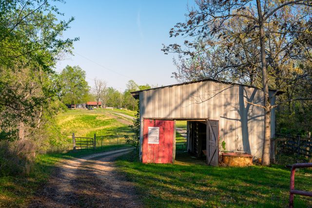 4231 Lylewood Rd, Indian Mound, TN 37079