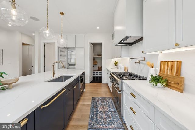 507 S ADAMS ST, Arlington, VA 22204