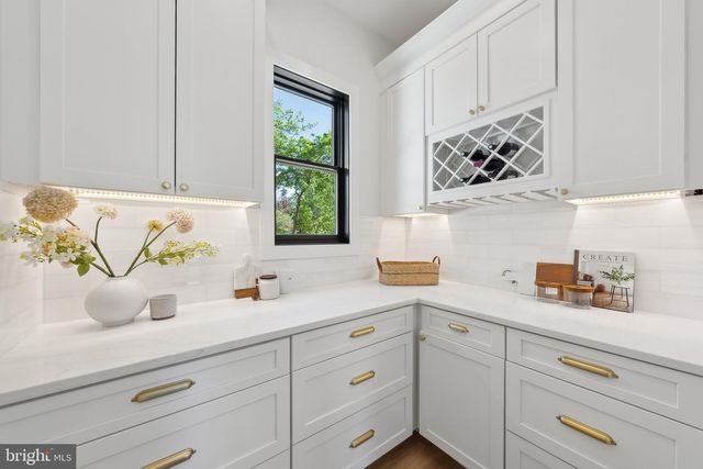 507 S ADAMS ST, Arlington, VA 22204