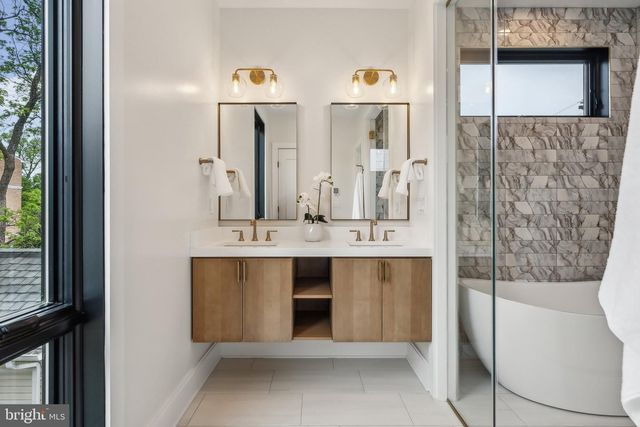 507 S ADAMS ST, Arlington, VA 22204