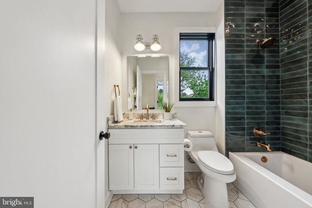 507 S ADAMS ST, Arlington, VA 22204