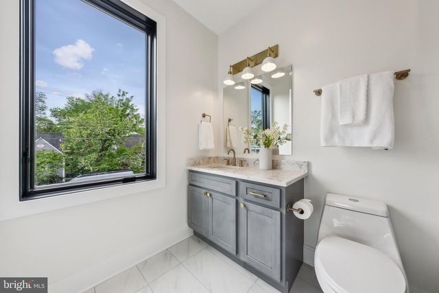 507 S ADAMS ST, Arlington, VA 22204