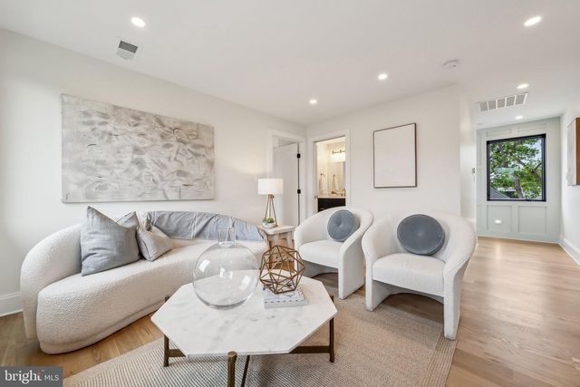 507 S ADAMS ST, Arlington, VA 22204