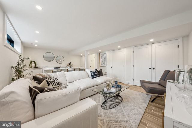 507 S ADAMS ST, Arlington, VA 22204