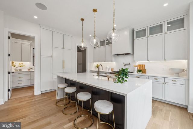 507 S ADAMS ST, Arlington, VA 22204