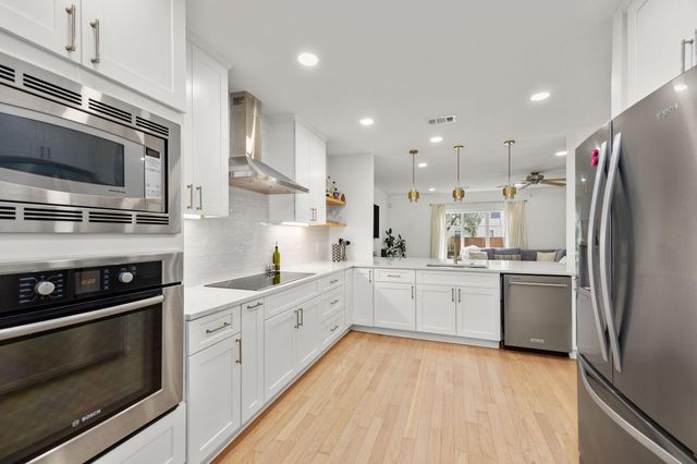 945 Dorothy Street, Houston, TX 77008