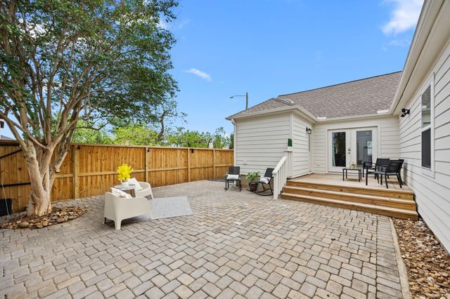 945 Dorothy Street, Houston, TX 77008