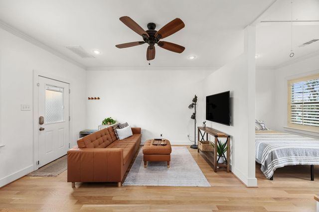 945 Dorothy Street, Houston, TX 77008