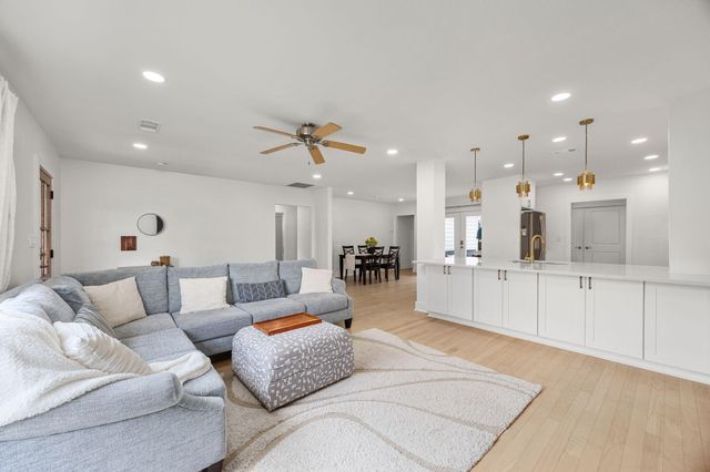 945 Dorothy Street, Houston, TX 77008