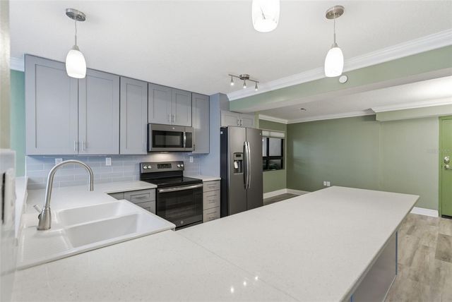 2413 BAYSHORE BOULEVARD 1004, Tampa, FL 33629