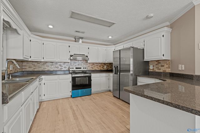 2304 Duncansby Drive SW, Decatur, AL 35603