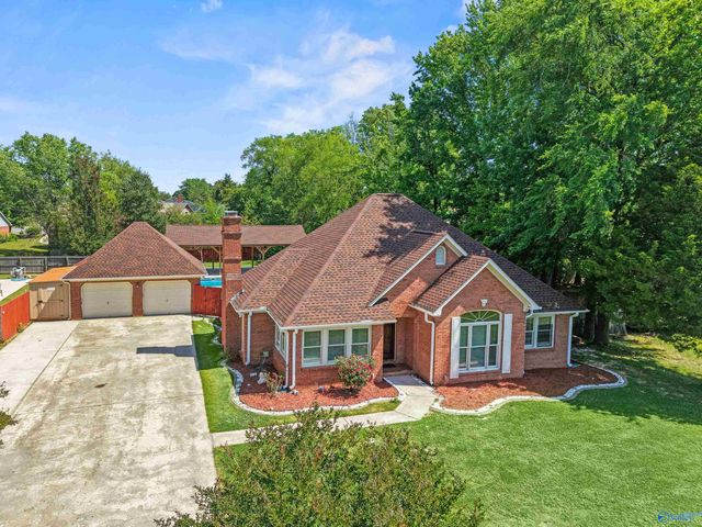 2304 Duncansby Drive SW, Decatur, AL 35603