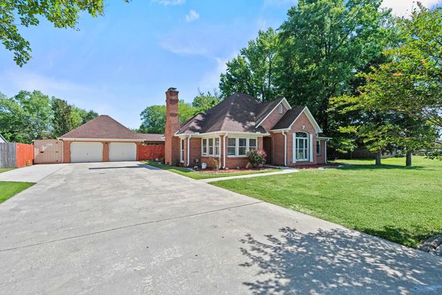 2304 Duncansby Drive SW, Decatur, AL 35603
