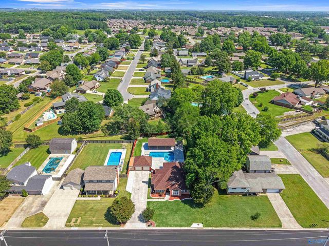 2304 Duncansby Drive SW, Decatur, AL 35603