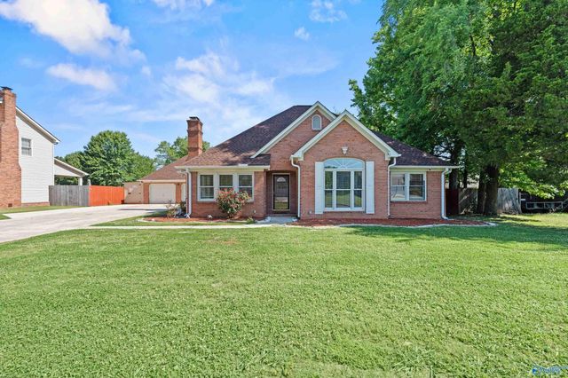 2304 Duncansby Drive SW, Decatur, AL 35603