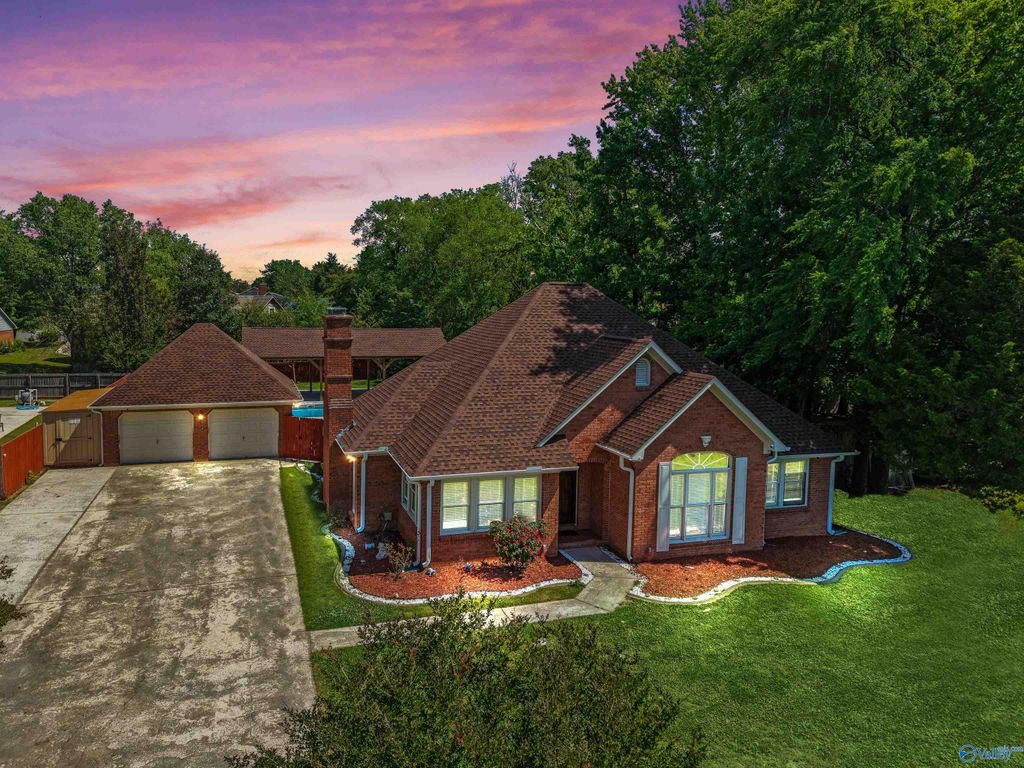 2304 Duncansby Drive SW, Decatur, AL 35603