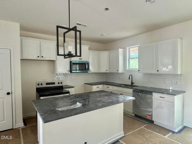 409 Pecan Valley Way, Four Oaks, NC 27524