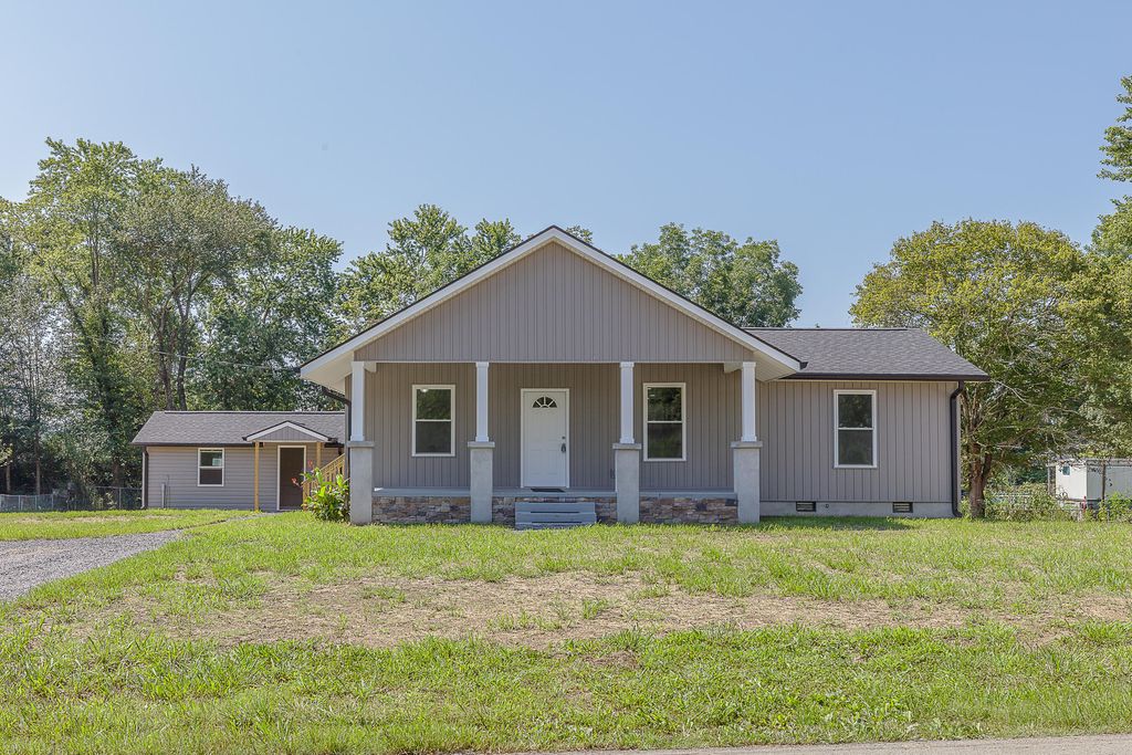 290 E Michigan Avenue, Whitwell, TN 37397