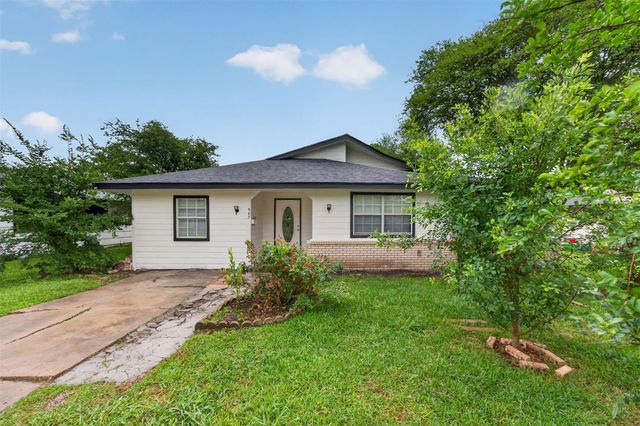 907 S 3rd Street, La Porte, TX 77571