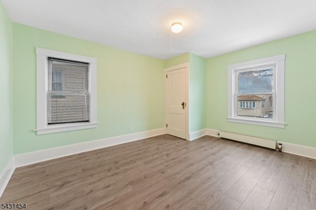 147 Clinton Ave, Clifton City, NJ 07011