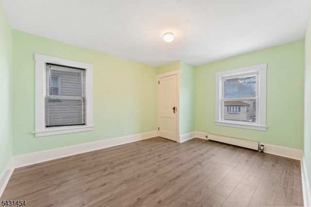 147 Clinton Ave, Clifton City, NJ 07011