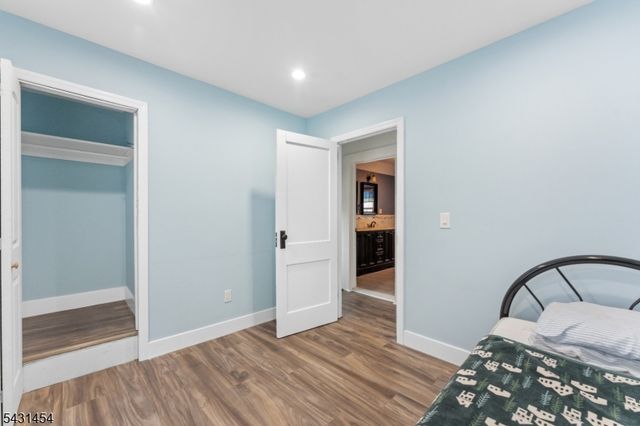147 Clinton Ave, Clifton City, NJ 07011
