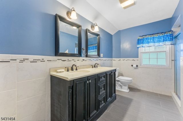 147 Clinton Ave, Clifton City, NJ 07011
