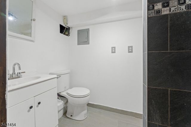 147 Clinton Ave, Clifton City, NJ 07011