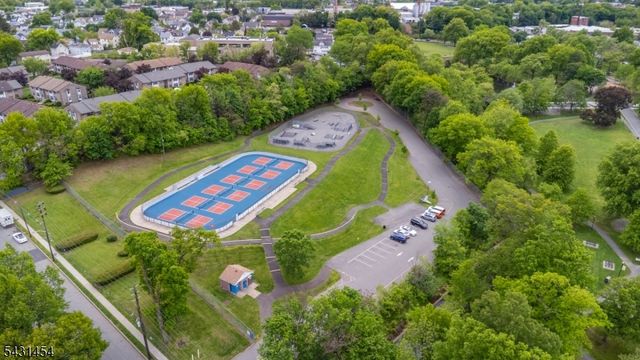 147 Clinton Ave, Clifton City, NJ 07011