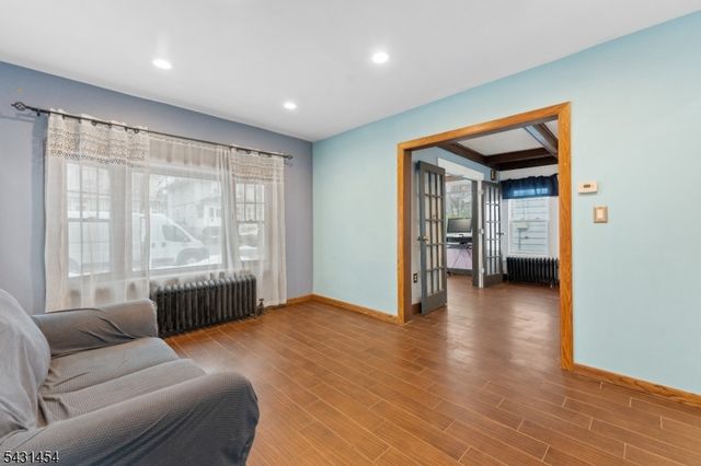 147 Clinton Ave, Clifton City, NJ 07011