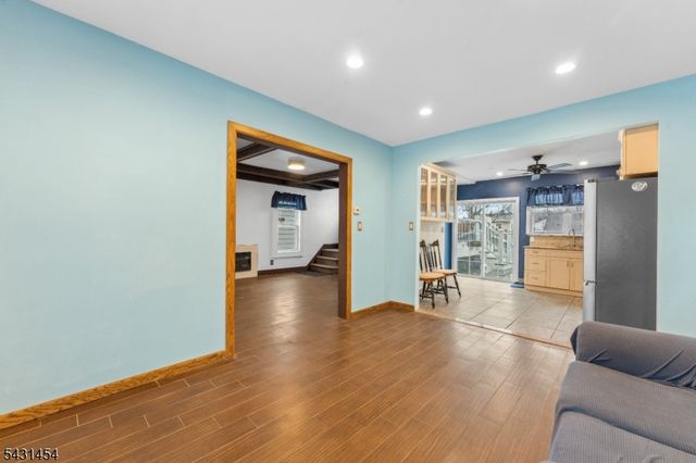 147 Clinton Ave, Clifton City, NJ 07011