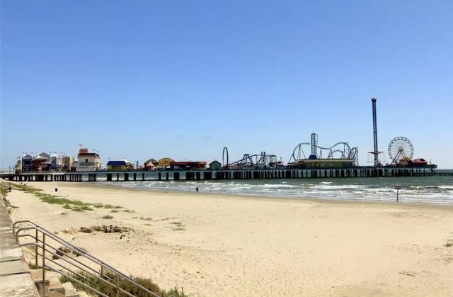 6102 Seawall Boulevard 244, Galveston, TX 77551