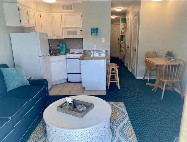 6102 Seawall Boulevard 244, Galveston, TX 77551