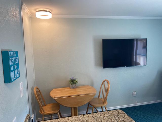 6102 Seawall Boulevard 244, Galveston, TX 77551