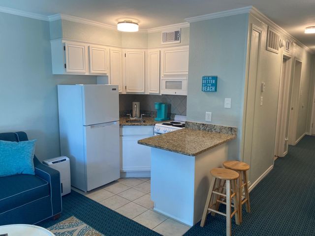 6102 Seawall Boulevard 244, Galveston, TX 77551