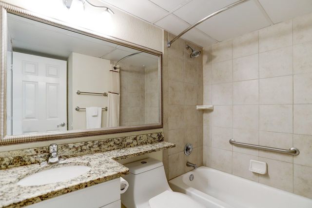 6102 Seawall Boulevard 244, Galveston, TX 77551