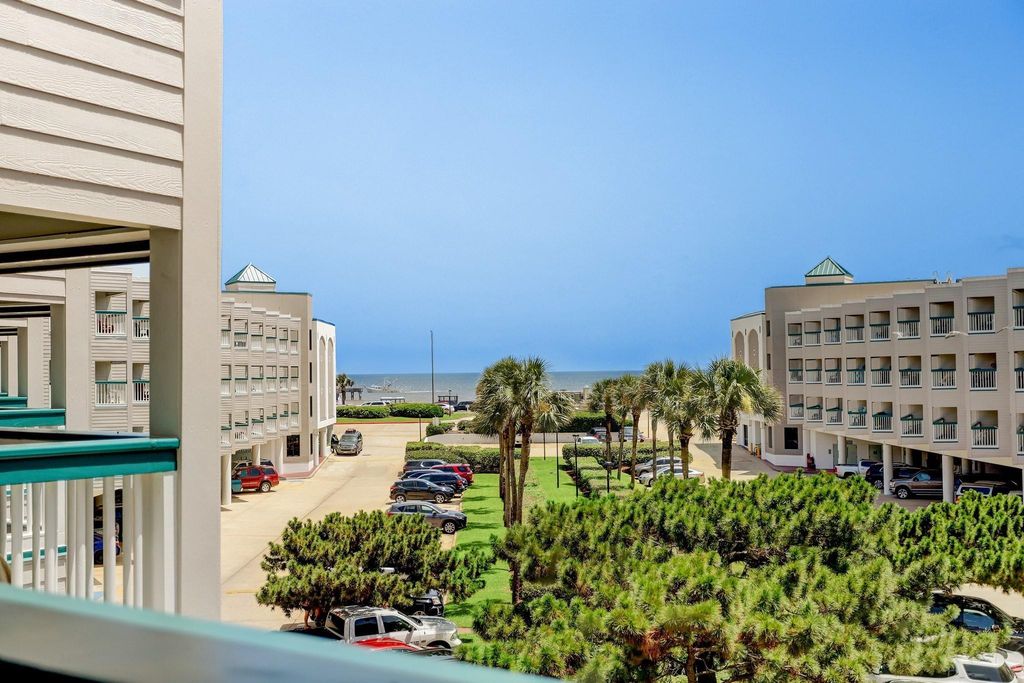 6102 Seawall Boulevard 244, Galveston, TX 77551