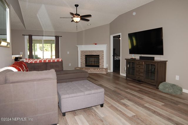 3256 FOX SQUIRREL Drive, Orange Park, FL 32073