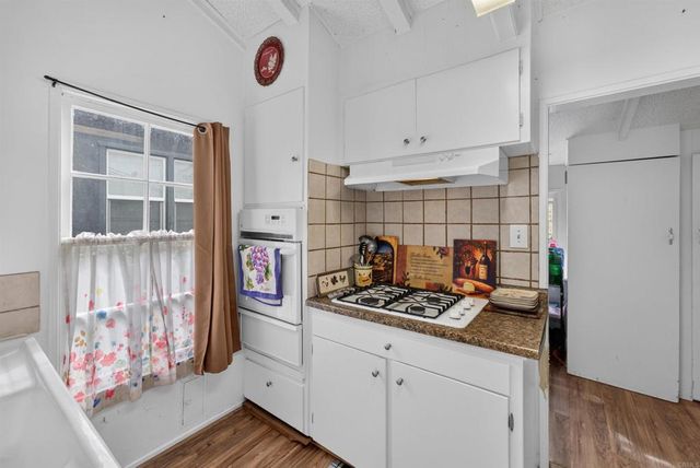 727 E 2nd Ave, Escondido, CA 92025