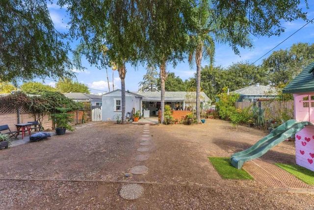 727 E 2nd Ave, Escondido, CA 92025