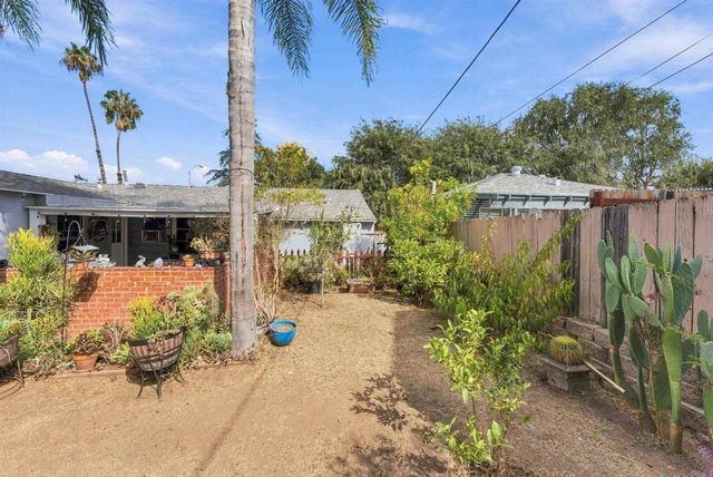 727 E 2nd Ave, Escondido, CA 92025