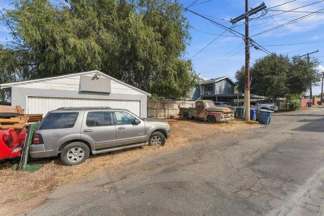 727 E 2nd Ave, Escondido, CA 92025
