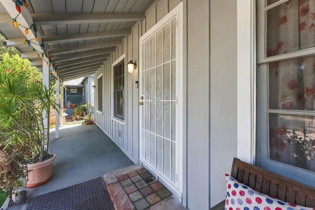 727 E 2nd Ave, Escondido, CA 92025