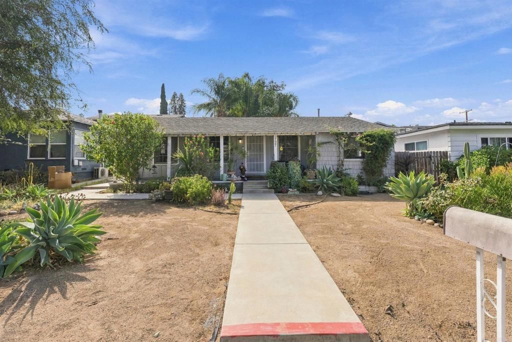 727 E 2nd Ave, Escondido, CA 92025